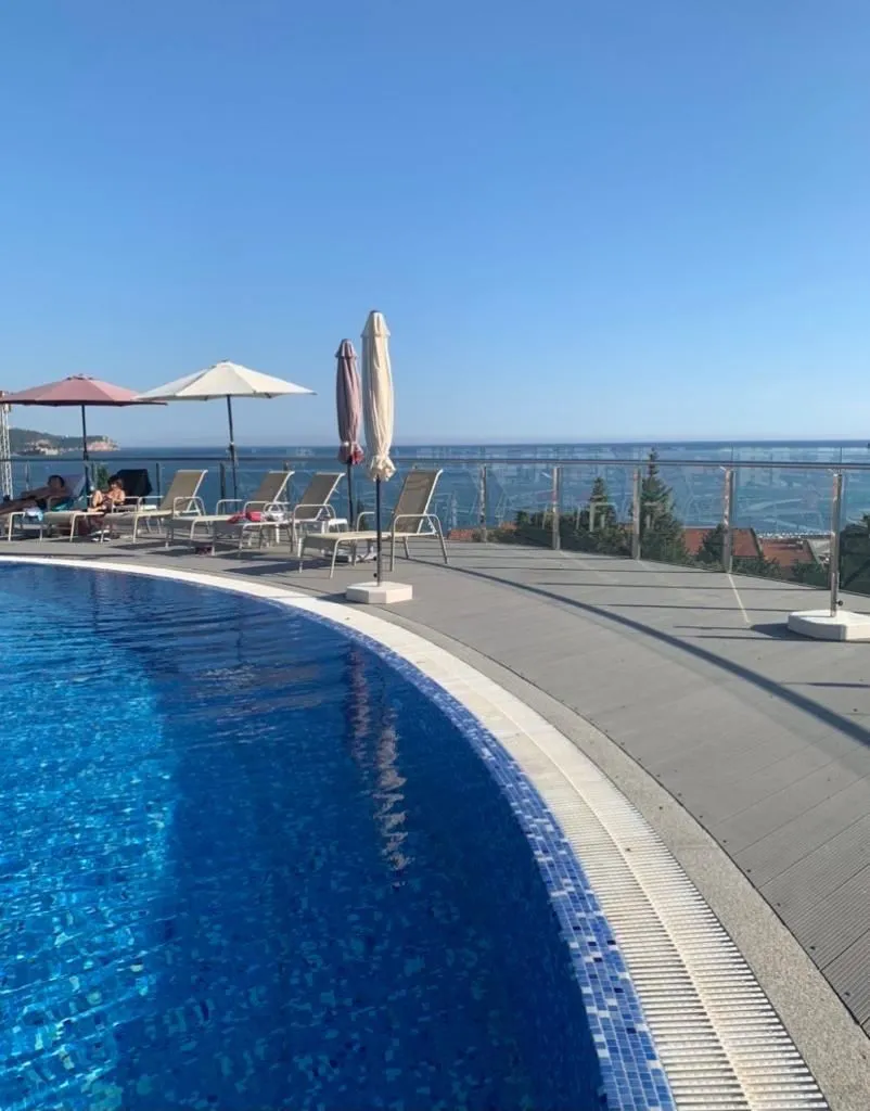 Rent, one bedroom apartment, 75m², Bečići, Budva