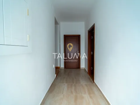 Izdavanje, trosoban stan, 110m², City Kvart, Podgorica - image 3