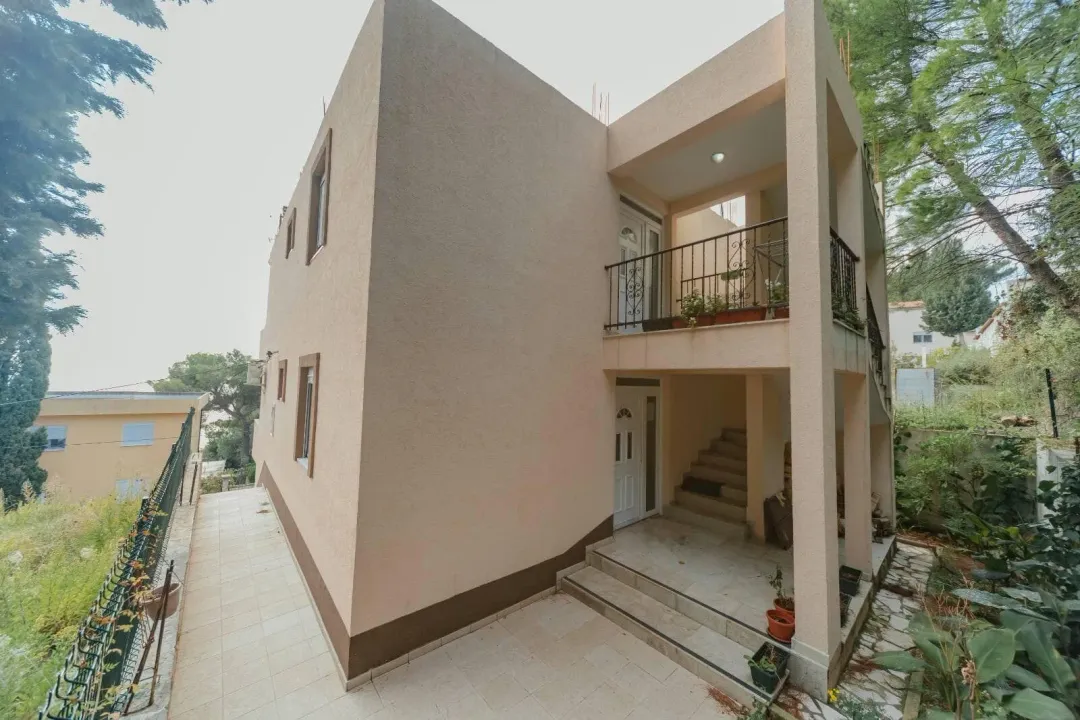 Sale, house, 190m², Šušanj, Bar