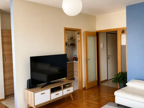 Izdavanje, trosoban stan, 103m², Pobrežje, Podgorica - image 2
