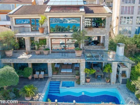 Sale, house, 820m², Centar, Budva