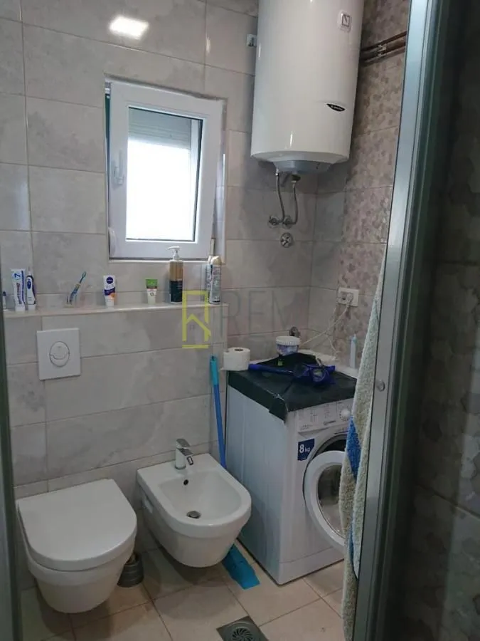Izdavanje, trosoban stan, 125m², Vranići, Podgorica