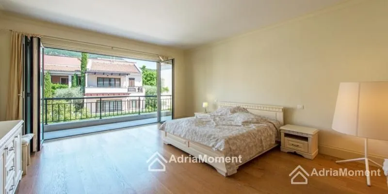 Sale, two bedroom apartment, 148m², Tivat, Crna Gora