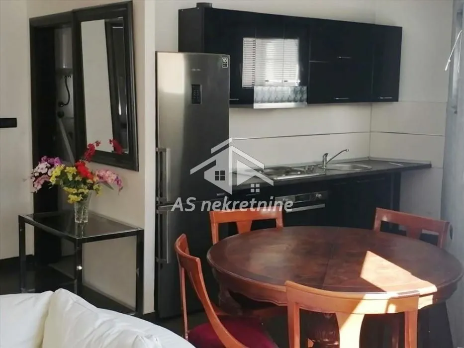 Izdavanje, dvosoban stan, 53m², Lekino Brdo, Voždovac Sve Podlokacije