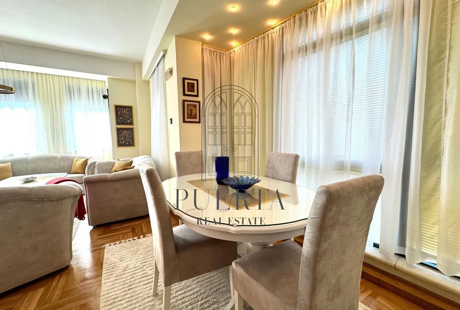 Izdavanje, dvosoban stan, 76m², Centar, Podgorica