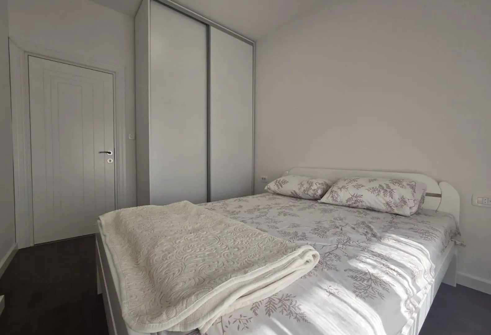 Izdavanje, jednosoban stan, 44m², Central Point, Podgorica