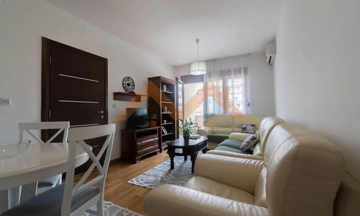 Izdavanje, jednosoban stan, 48m², Preko Morače, Podgorica