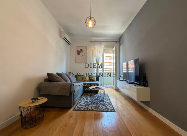 Prodaja, jednosoban stan, 40m², Central Point, Podgorica