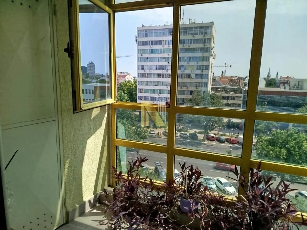 Prodaja, trosoban stan, 101m², Bulevar Oslobodjenja, Novi Sad Sve Podlokacije