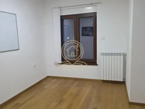 Rent, three bedroom apartment, 72m², Južni Bulevar, Vračar Sve Podlokacije - image 3