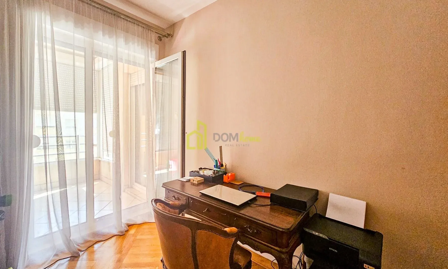 Izdavanje, trosoban stan, 130m², Preko Morače, Podgorica