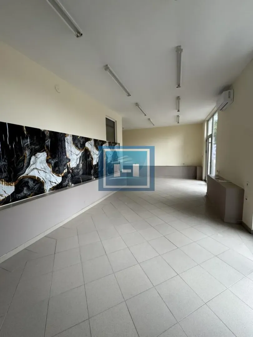 Izdavanje, poslovni prostor, 59m², Ćuprija, Srbija