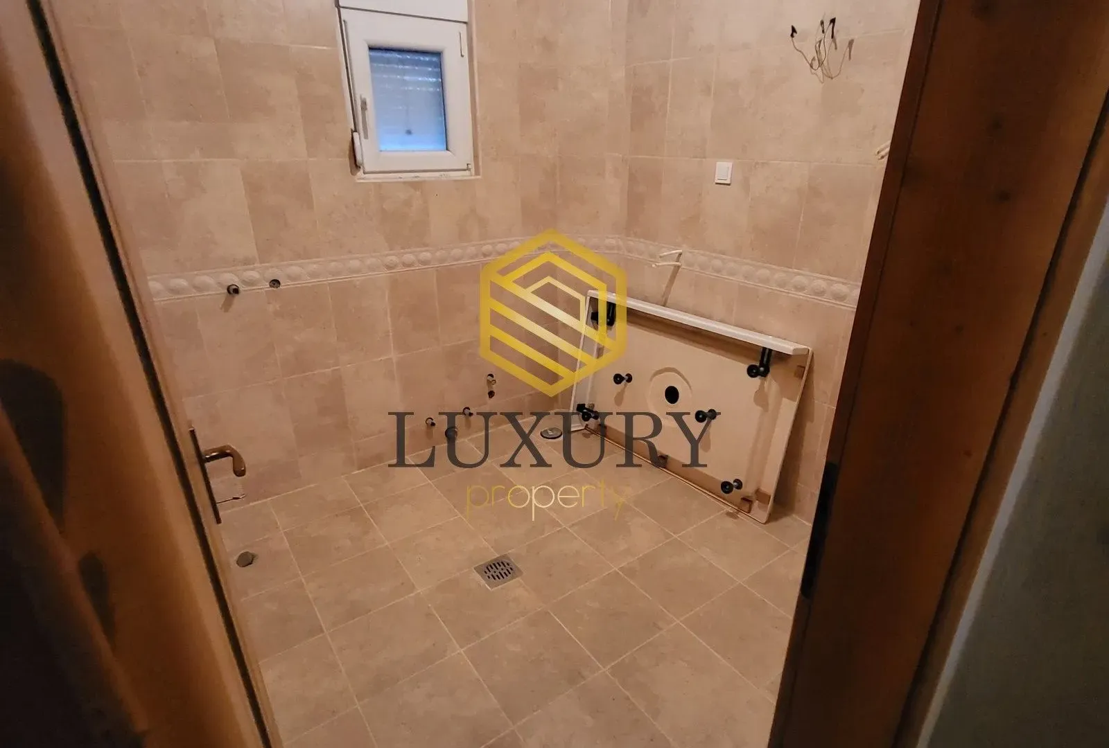 Rent, house, 200m², Zeta, Podgorica