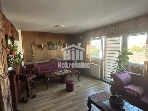 Sale, three bedroom apartment, 72m², Borča 1, Borča Sve Podlokacije