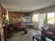 Prodaja, trosoban stan, 72m², Borča 1, Borča Sve Podlokacije - image 1