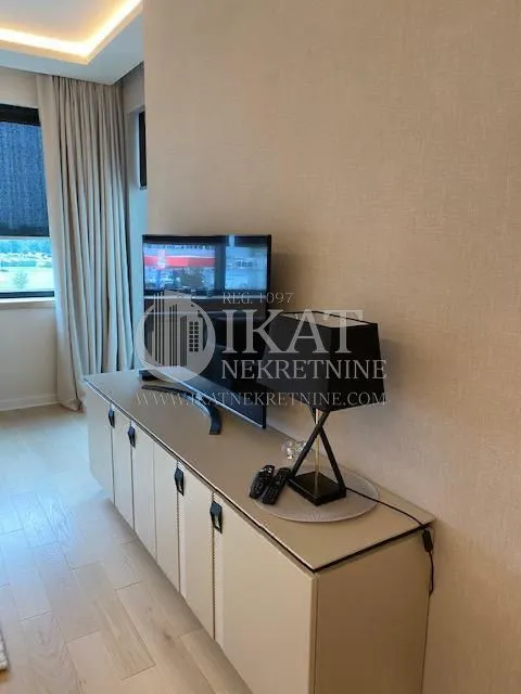Izdavanje, dvosoban stan, 50m², Novi Beograd Sve Podlokacije, Beograd