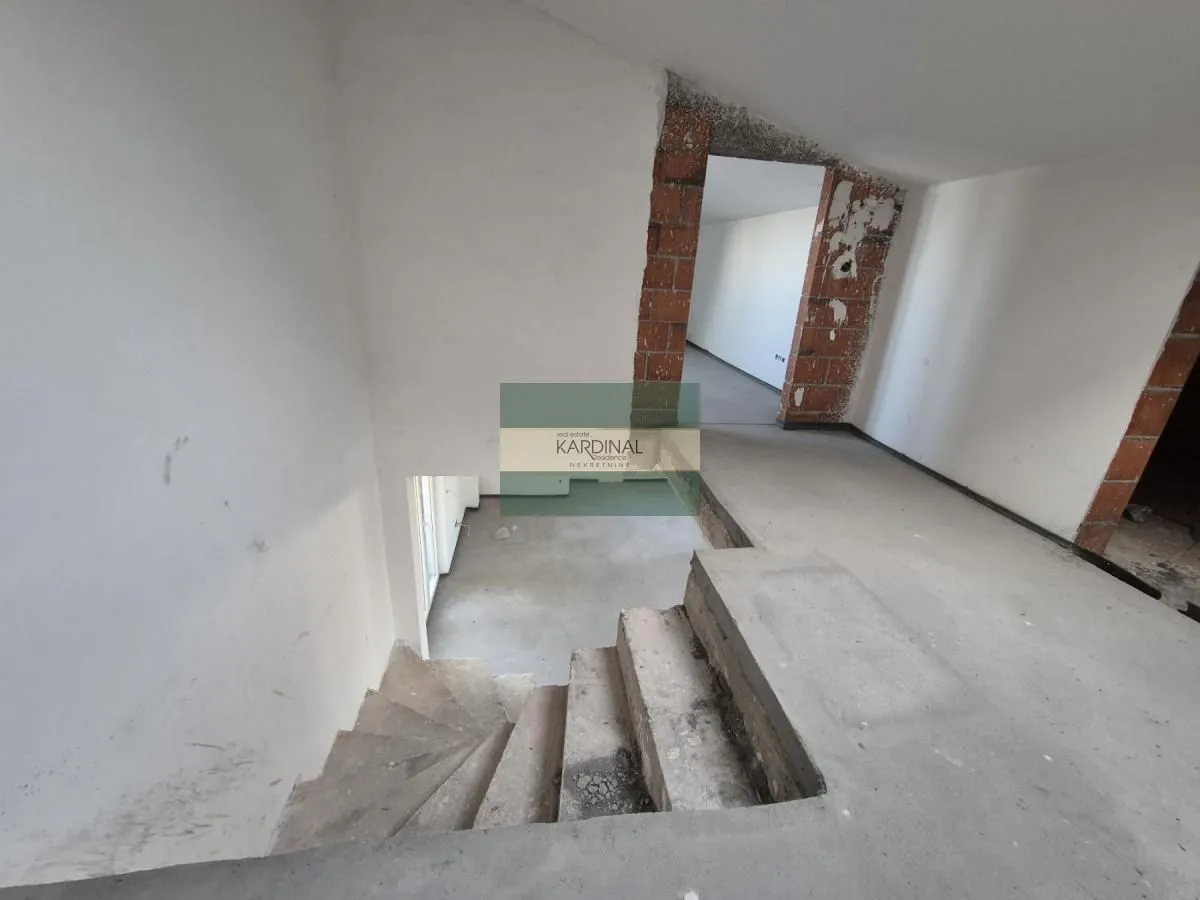 Prodaja, stan, 222m², Centar, Jagodina