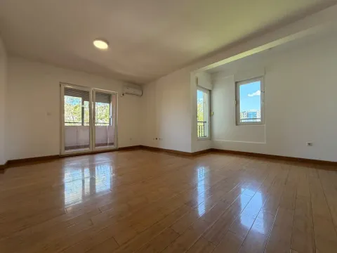 Rent, four bedroom apartment, 109m², Vezirov Most, Podgorica - image 3
