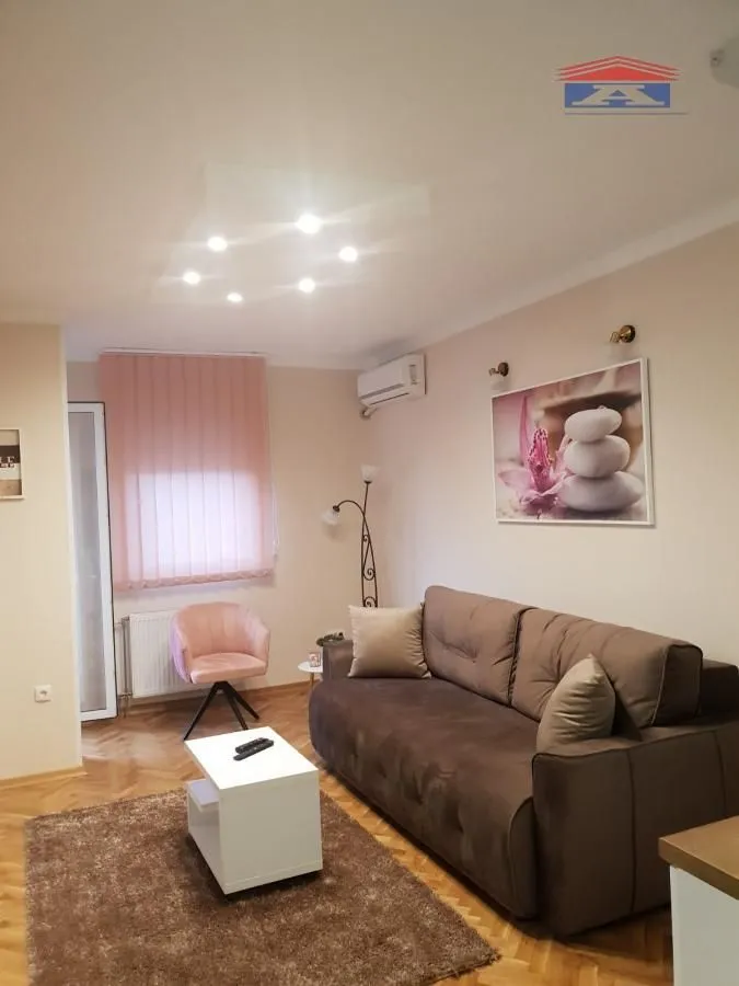Izdavanje, jednosoban stan, 42m², Novi Sad, Srbija