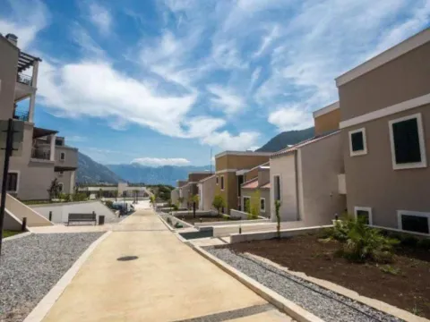 Sale, one bedroom apartment, 60m², Morinj, Kotor - image 5