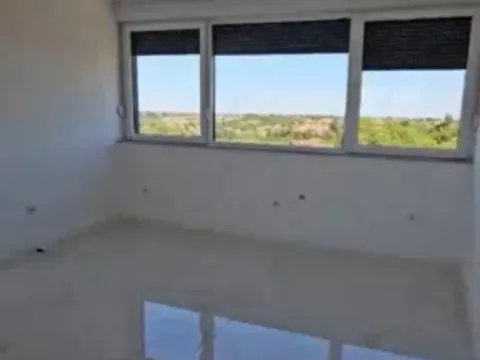 Prodaja, četvorosoban stan, 200m², Sremska Kamenica, Petrovaradin - image 7