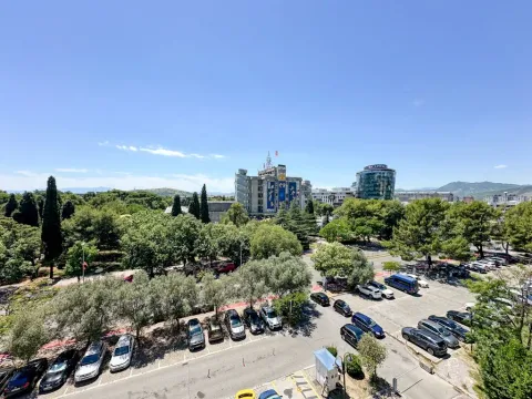 Rent, two bedroom apartment, 85m², Preko Morače, Podgorica - image 17