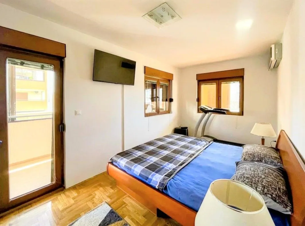 Prodaja, trosoban stan, 105m², Stari Aerodrom, Podgorica