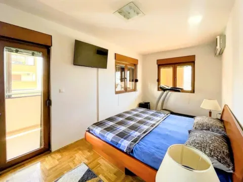 Prodaja, trosoban stan, 105m², Stari Aerodrom, Podgorica - image 3