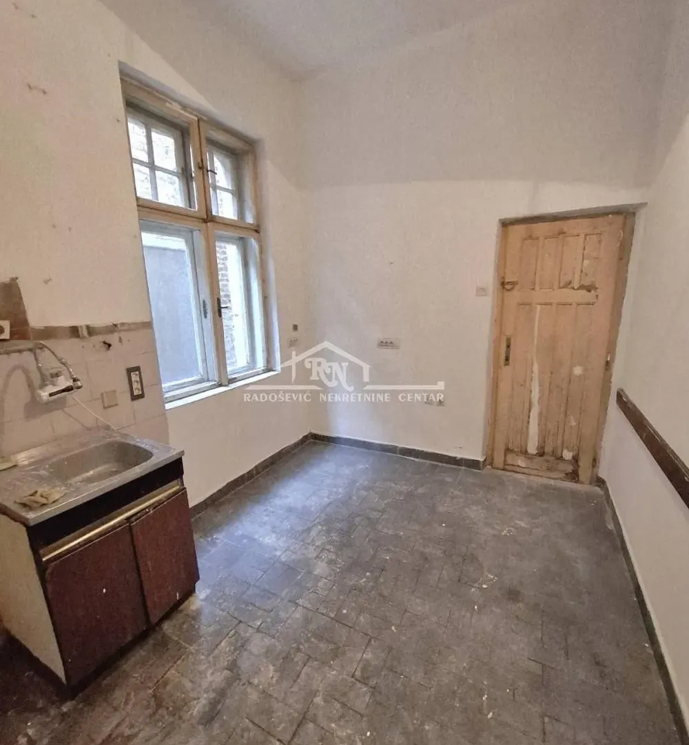 Sale, four bedroom apartment, 91m², Stari Grad, Beograd