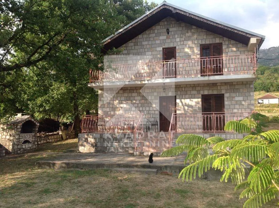 Prodaja, kuća, 112m², Pričelje, Podgorica