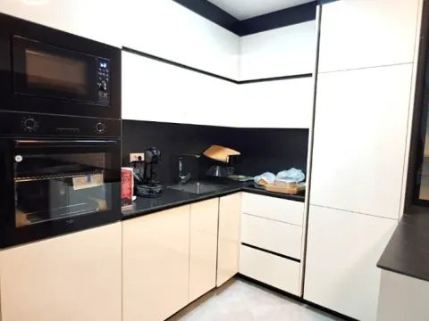 Izdavanje, trosoban stan, 100m², Šušanj, Bar - image 9