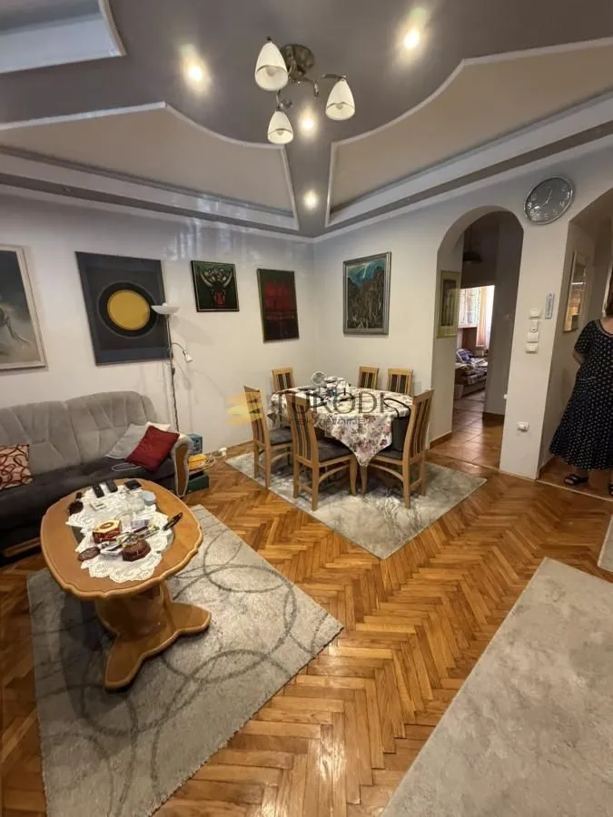 Prodaja, trosoban stan, 87m², Centar, Novi Sad