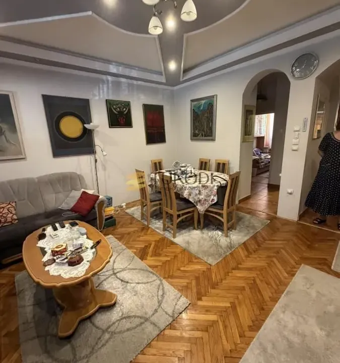 Prodaja, trosoban stan, 87m², Centar, Novi Sad