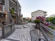 Izdavanje, trosoban stan, 145m², Preko Morače, Podgorica - image 15