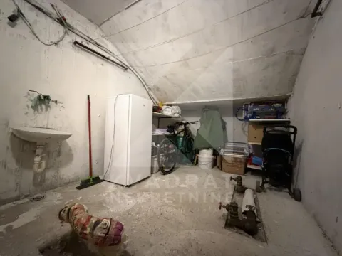 Prodaja, jednosoban stan, 49m², Stari Aerodrom, Podgorica - image 11