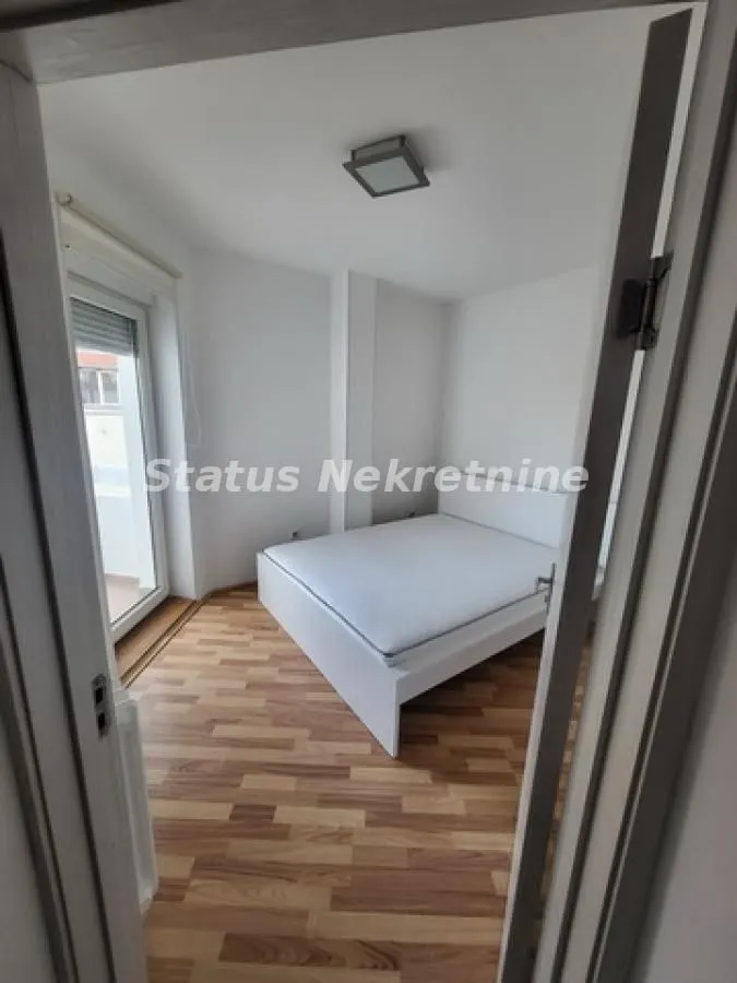 Izdavanje, dvosoban stan, 67m², Bulevar Oslobodjenja, Novi Sad Sve Podlokacije
