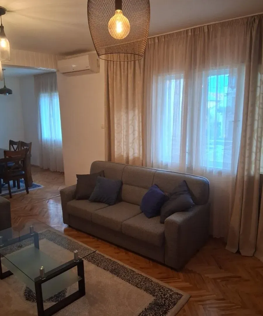 Rent, house, 108m², Stari Aerodrom, Podgorica
