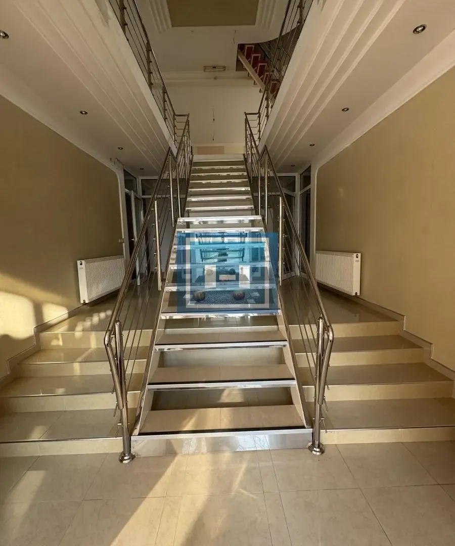 Izdavanje, poslovni prostor, 110m², Ćuprija, Srbija