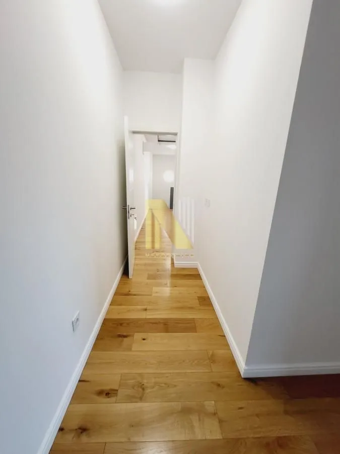 Prodaja, četvorosoban stan, 170m², Grbavica, Novi Sad Sve Podlokacije
