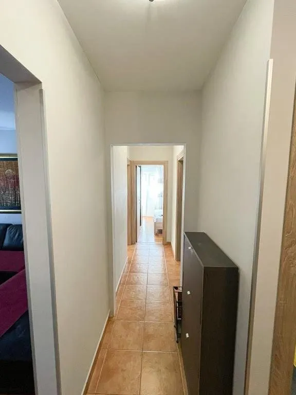 Izdavanje, dvosoban stan, 73m², Stari Aerodrom, Podgorica