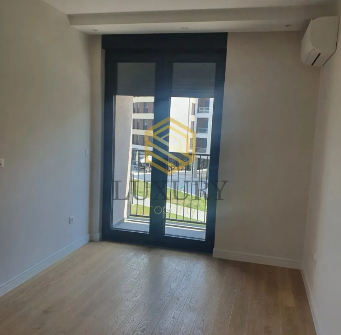 Izdavanje, dvosoban stan, 82m², Preko Morače, Podgorica