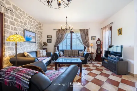 Sale, house, 235m², Kostanjica, Kotor - image 124
