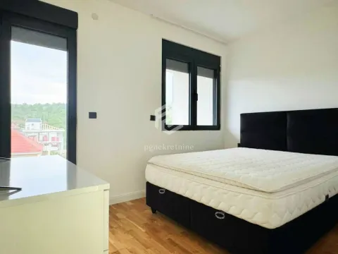 Rent, three bedroom apartment, 130m², Dalmatinska ulica, Podgorica - image 15