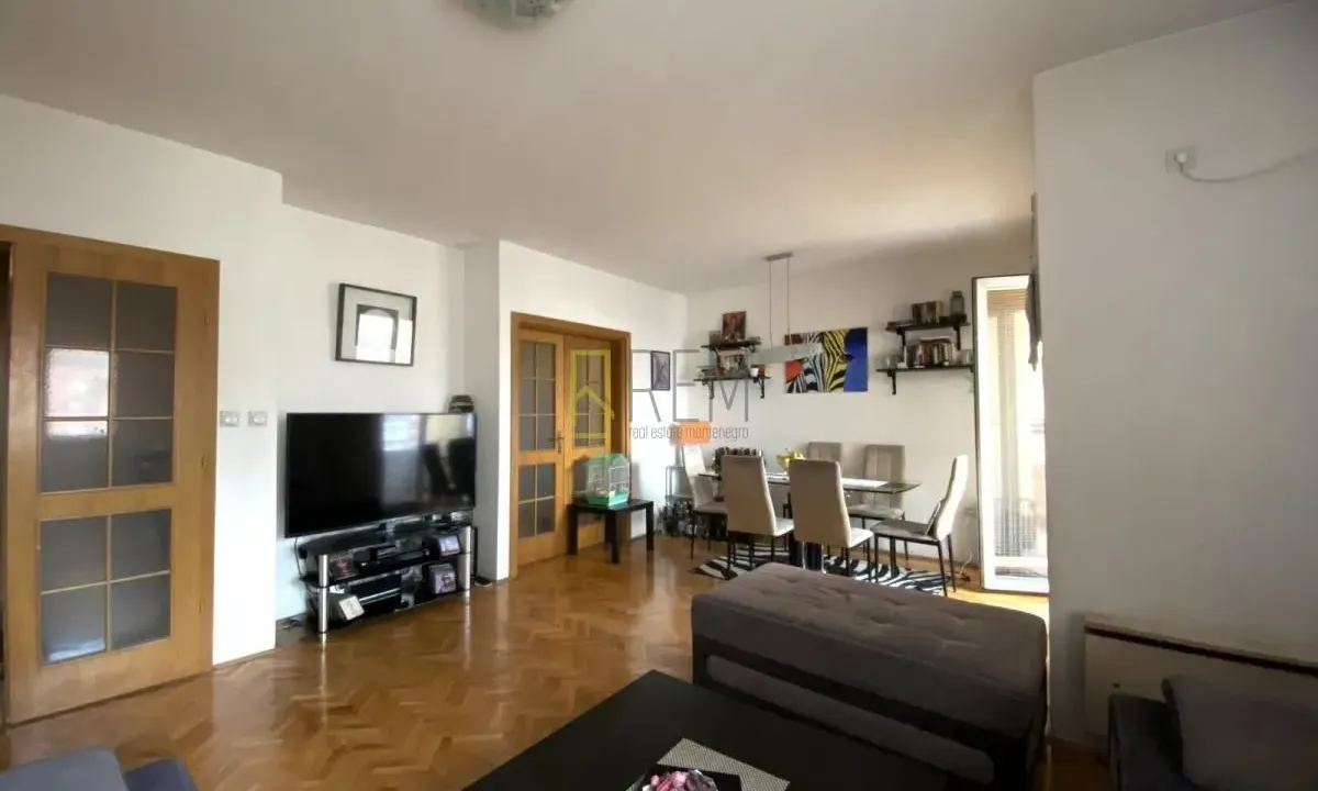 Prodaja, jednosoban stan, 56m², Stari Aerodrom, Podgorica