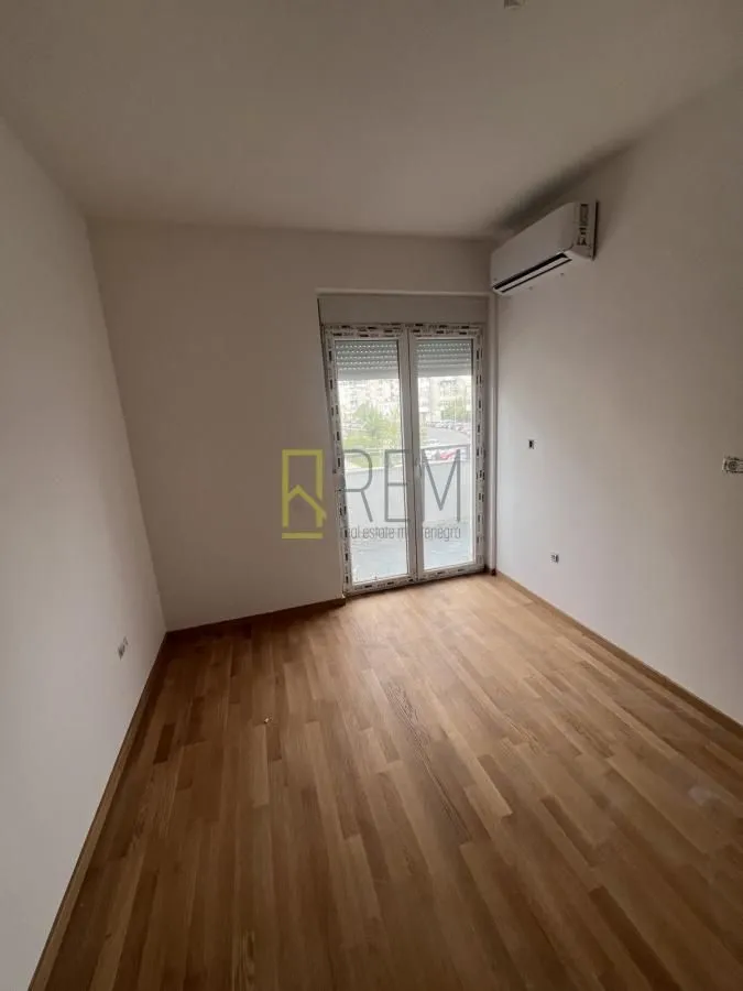 Prodaja, jednosoban stan, 45m², Pobrežje, Podgorica