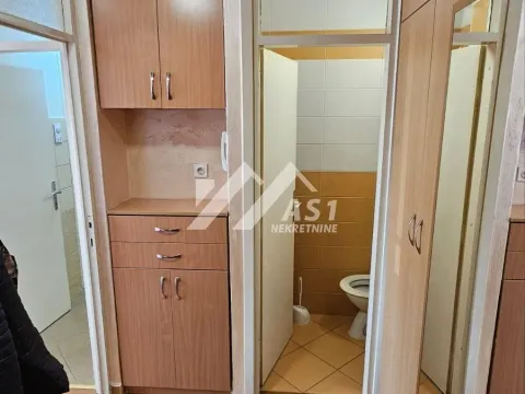 Izdavanje, jednosoban stan, 49m², Bulevar Oslobodjenja, Novi Sad Sve Podlokacije - image 4