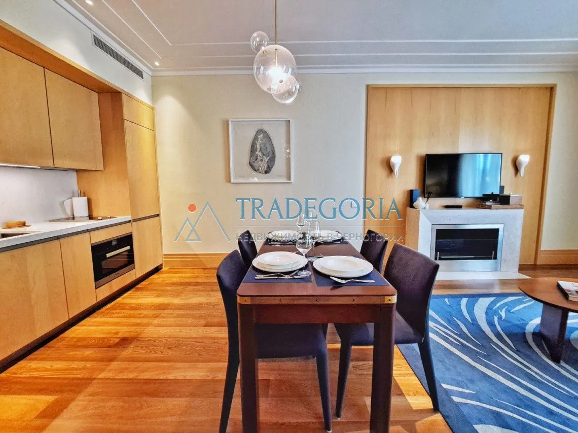 Prodaja, jednosoban stan, 87m², Tivat, Crna Gora