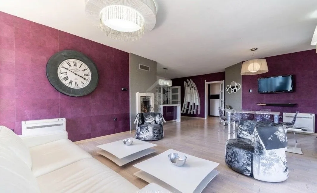 Izdavanje, trosoban stan, 140m², Preko Morače, Podgorica