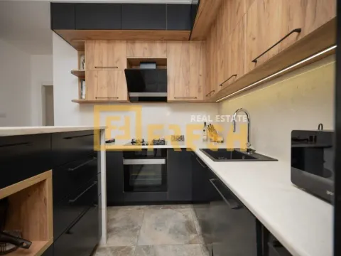 Izdavanje, trosoban stan, 102m², Centar, Podgorica - image 11