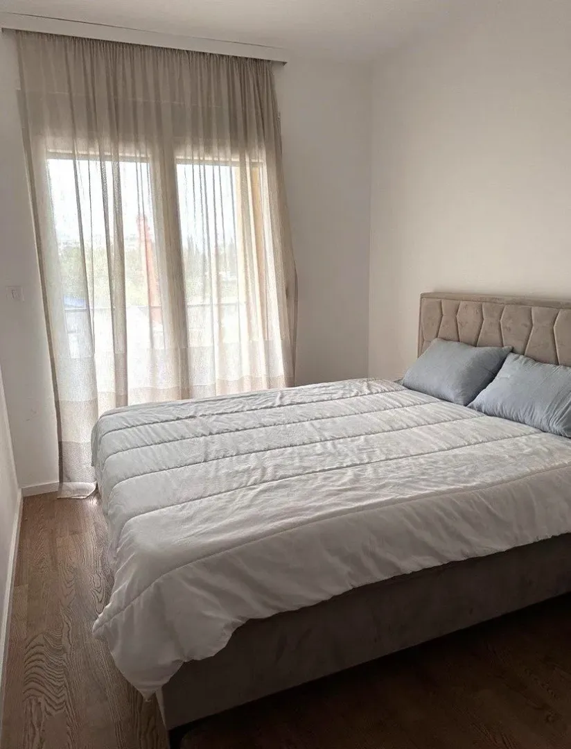 Izdavanje, jednosoban stan, 44m², Pobrežje, Podgorica